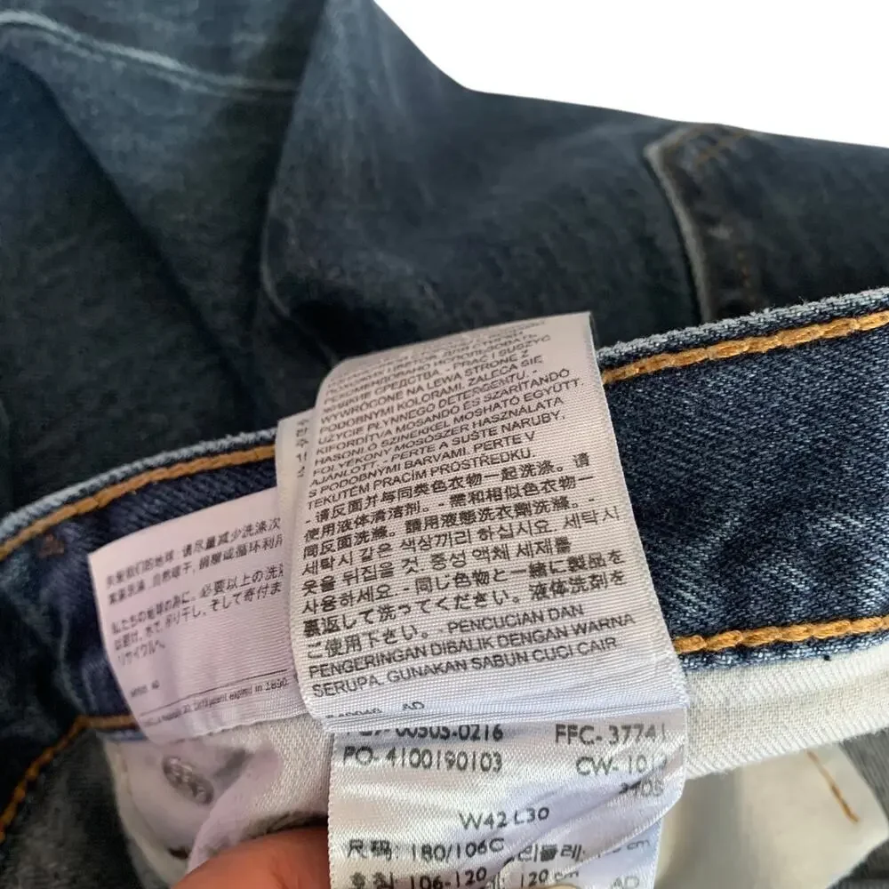 Levi's 505 Men's Size 42x30 Regular Fit Straight Leg Non-Stretch Denim Jeans